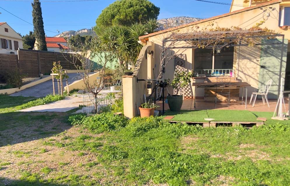 Maison T3 climatisée avec parcelle de terrain à vendre à Toulon, quartier Valbertrand