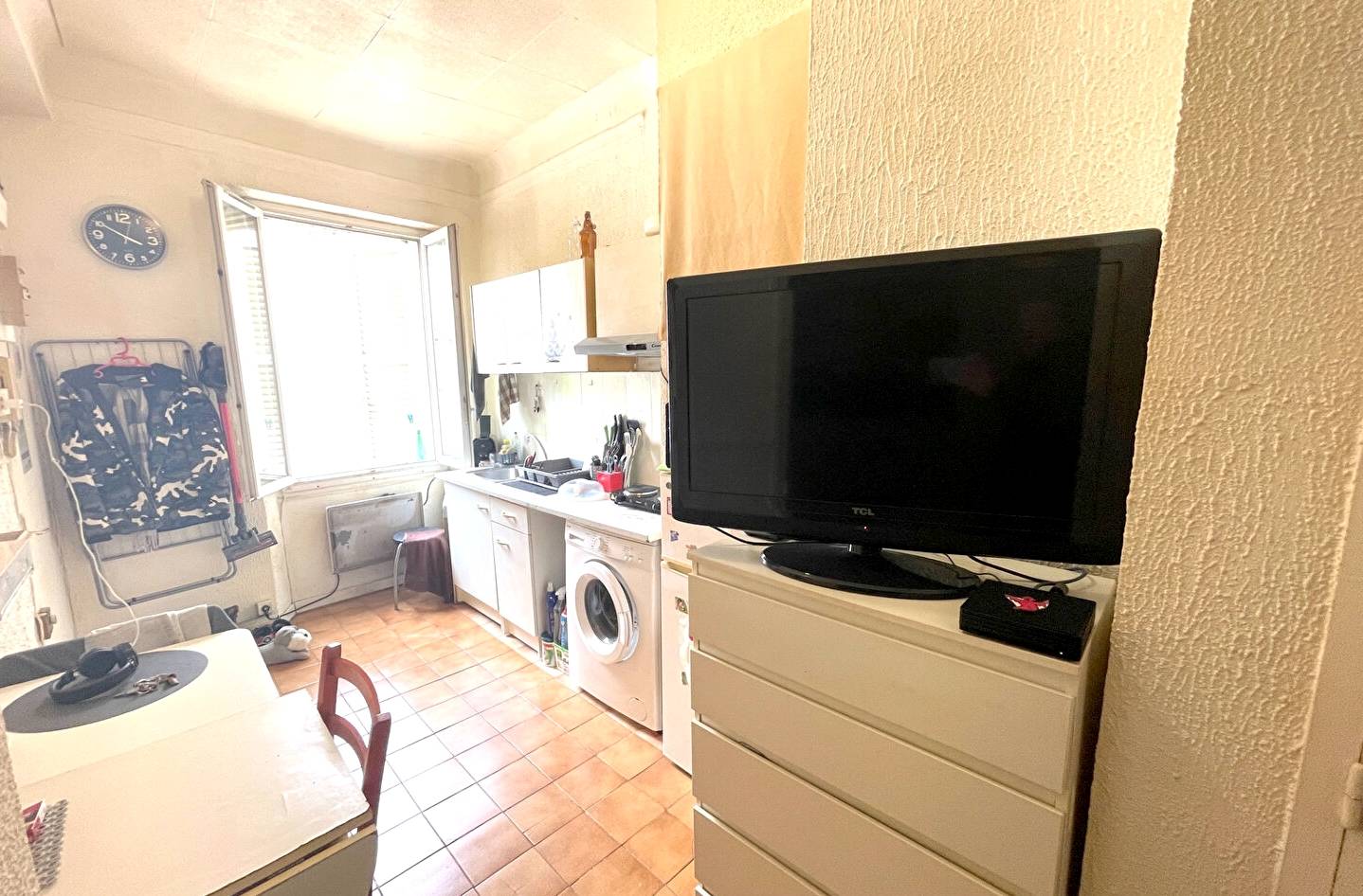 Studio loué et meublé à vendre Rue Jean Jaurès à Toulon