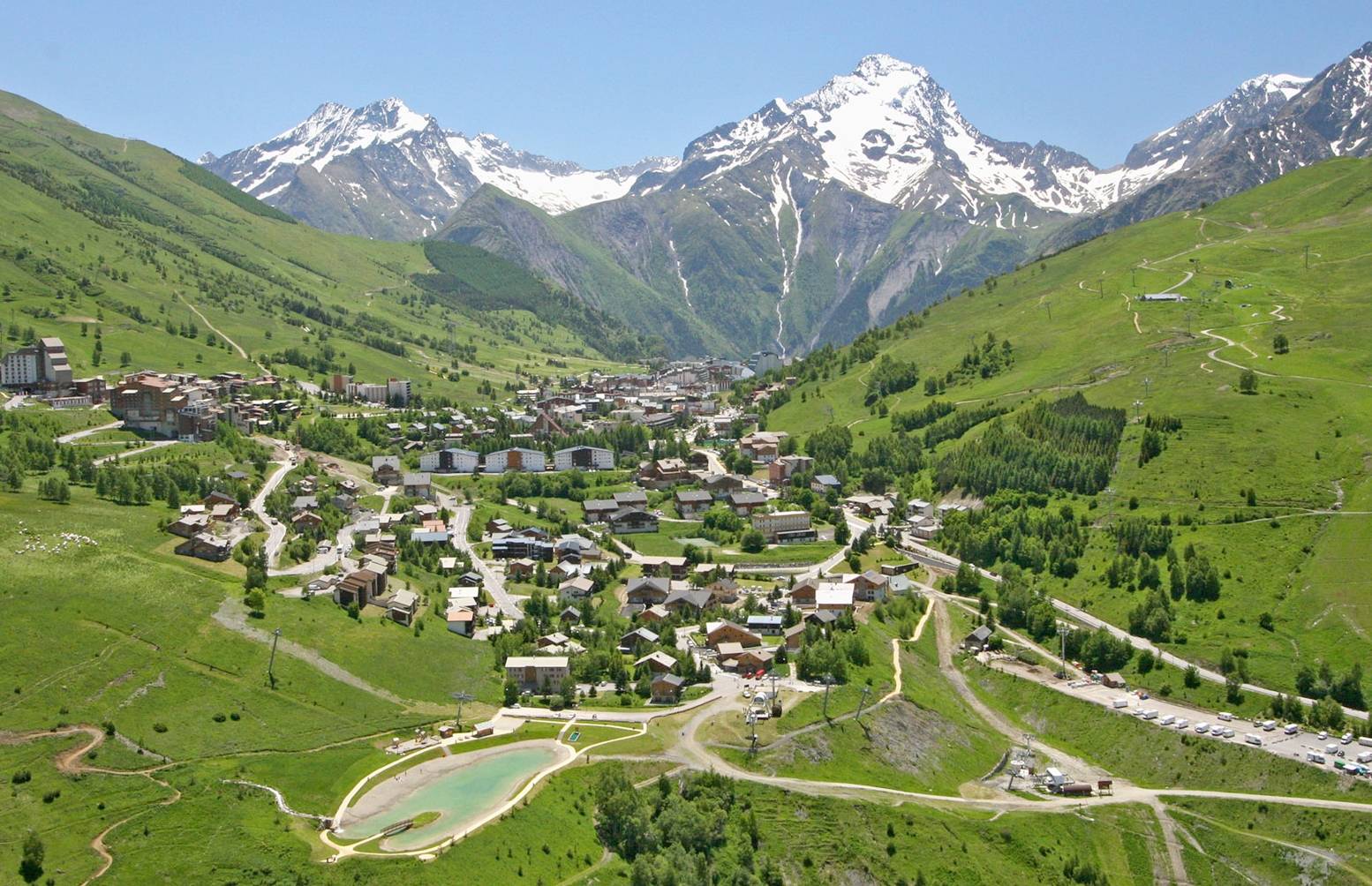 Hôtel-restaurant de 39 chambres à vendre aux 2 Alpes, dans l'Isère