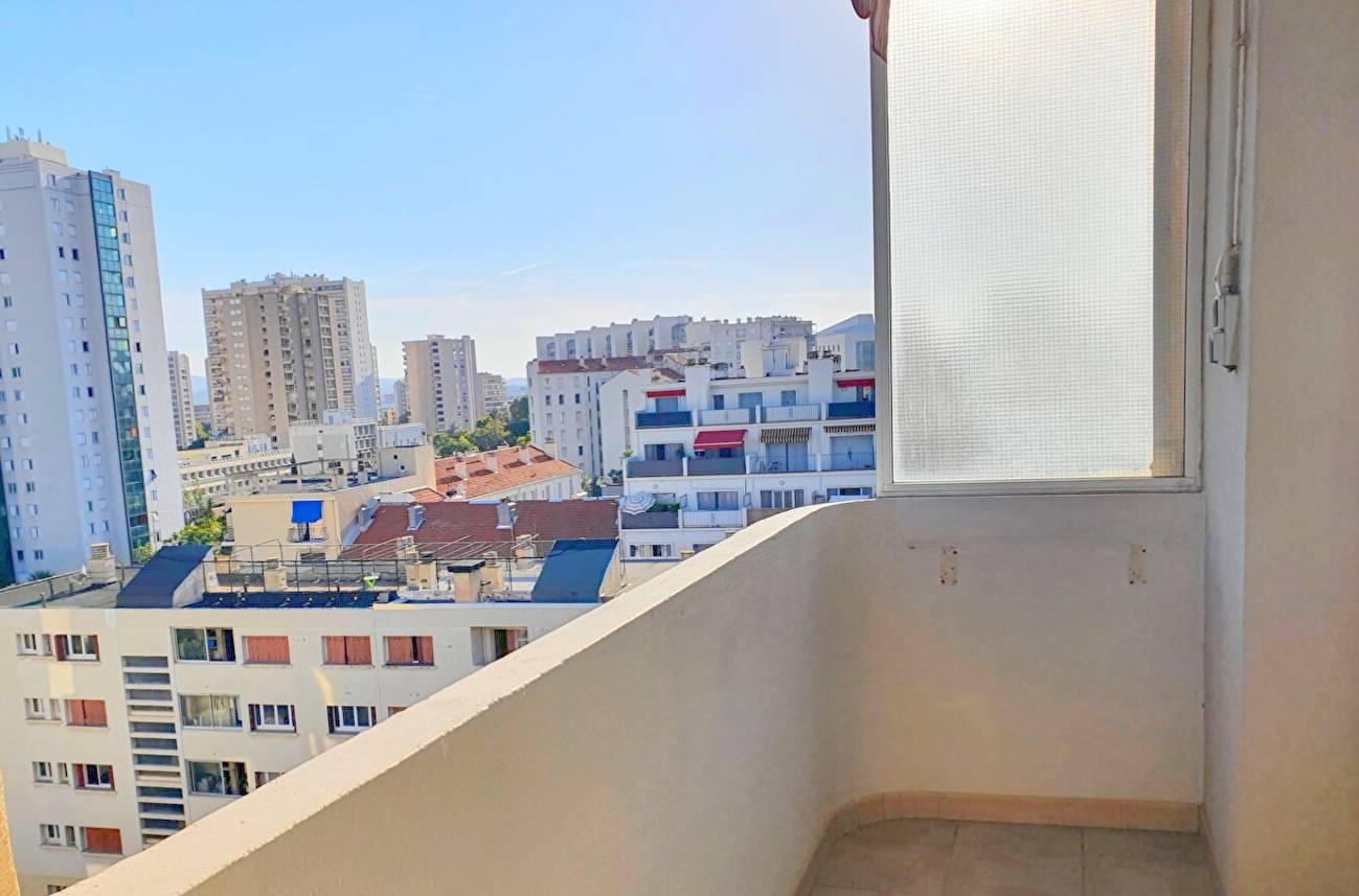 Appartement avec balcon à vendre dans la résidence 