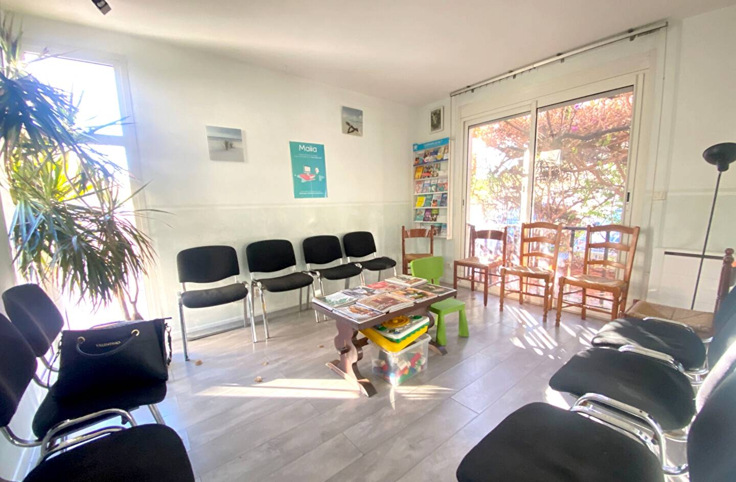 Immeuble décomposé en appartement et local professionnel à vendre à 600 mètres du Boulevard Bazeilles