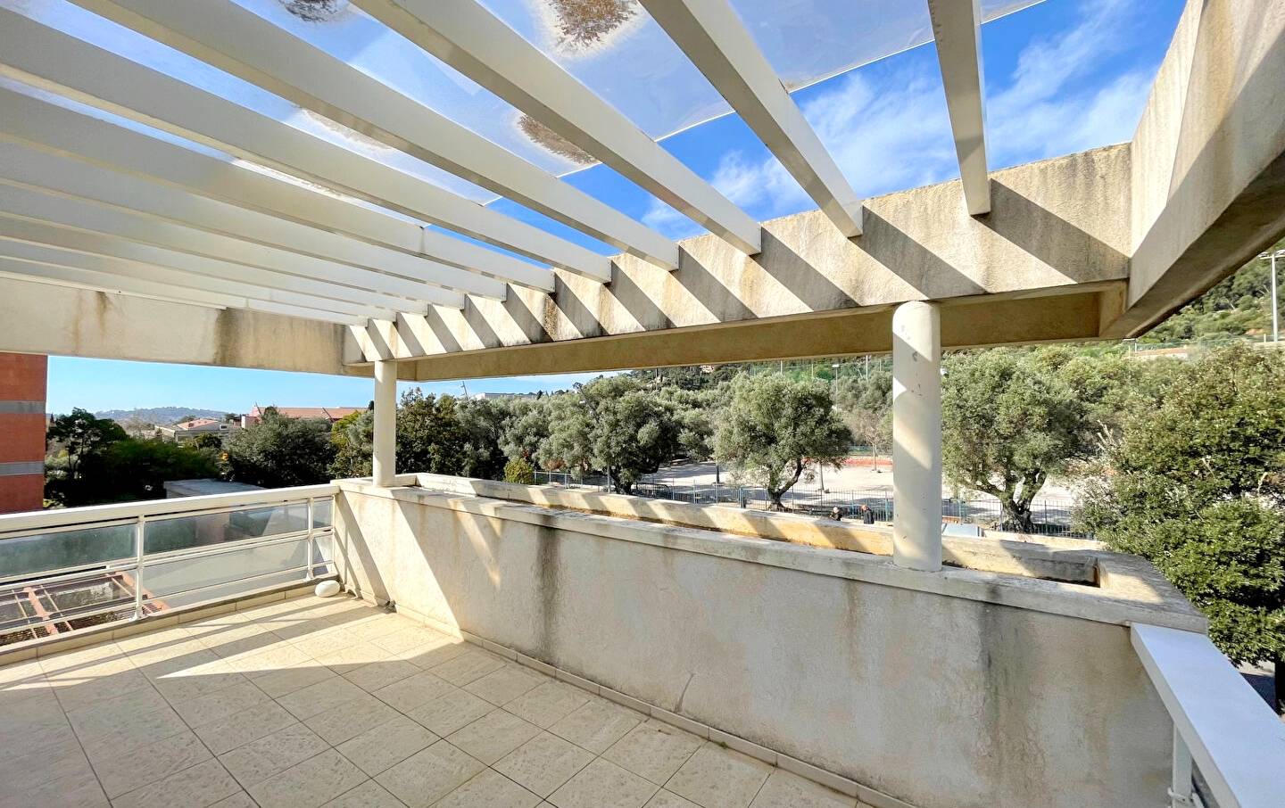 Appartement T4 toit-terrasse à vendre quartier Sainte-Cécile à La Valette-du-Var