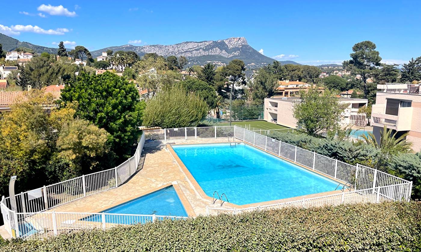 Cette maison en résidence de standing est à vendre par votre agence immobilière Toulon