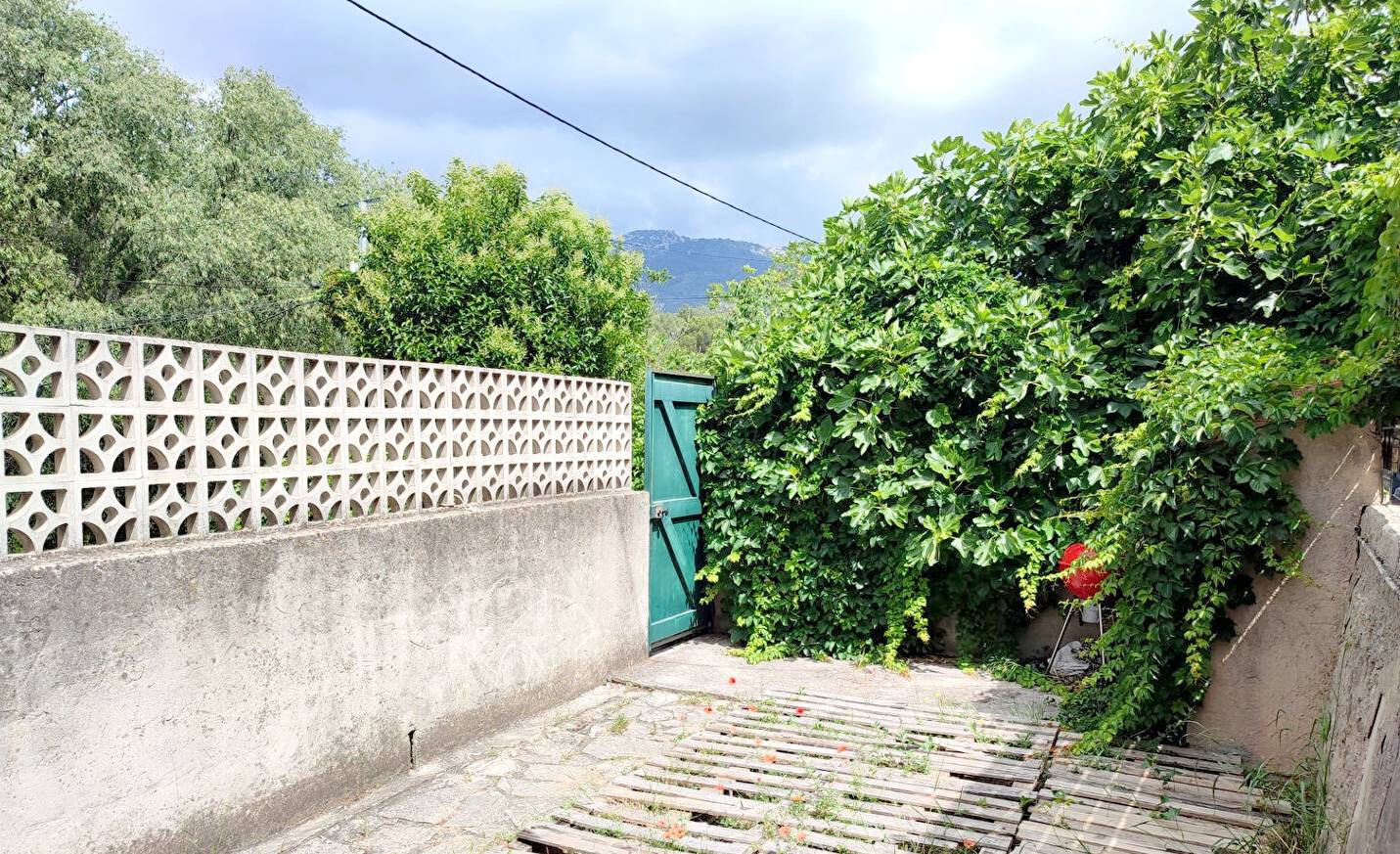 Maison scindée en deux appartements à vendre quartier les Moulins à Toulon