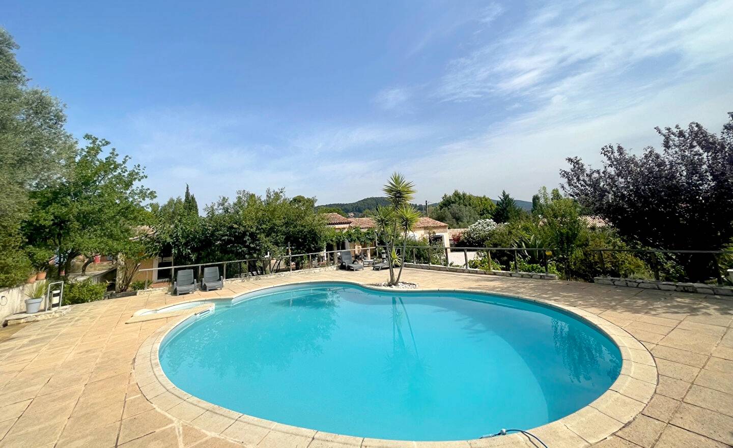 Maison avec piscine de 3 chambres à vendre à proximité du village de Solliès-Pont