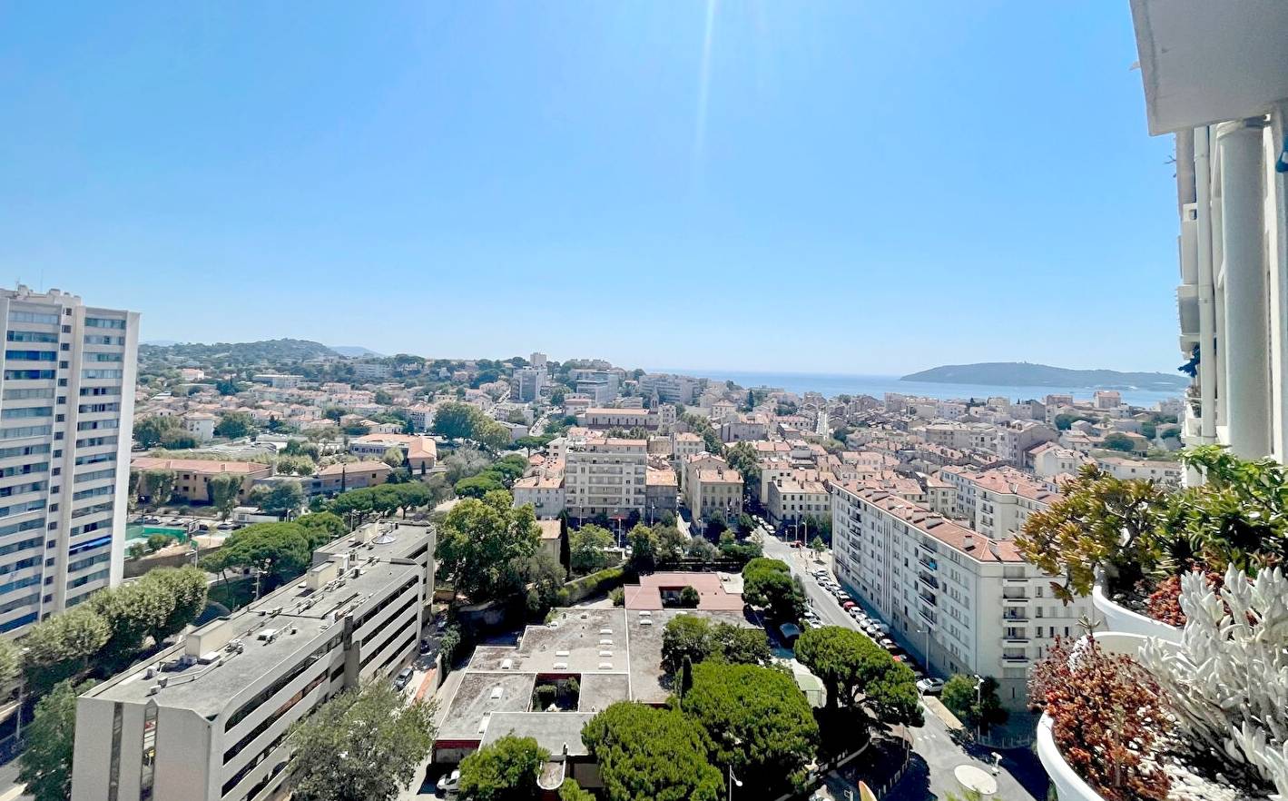 Appartement 5 pièces avec terrasse et vue mer à vendre à Toulon, Port Marchand