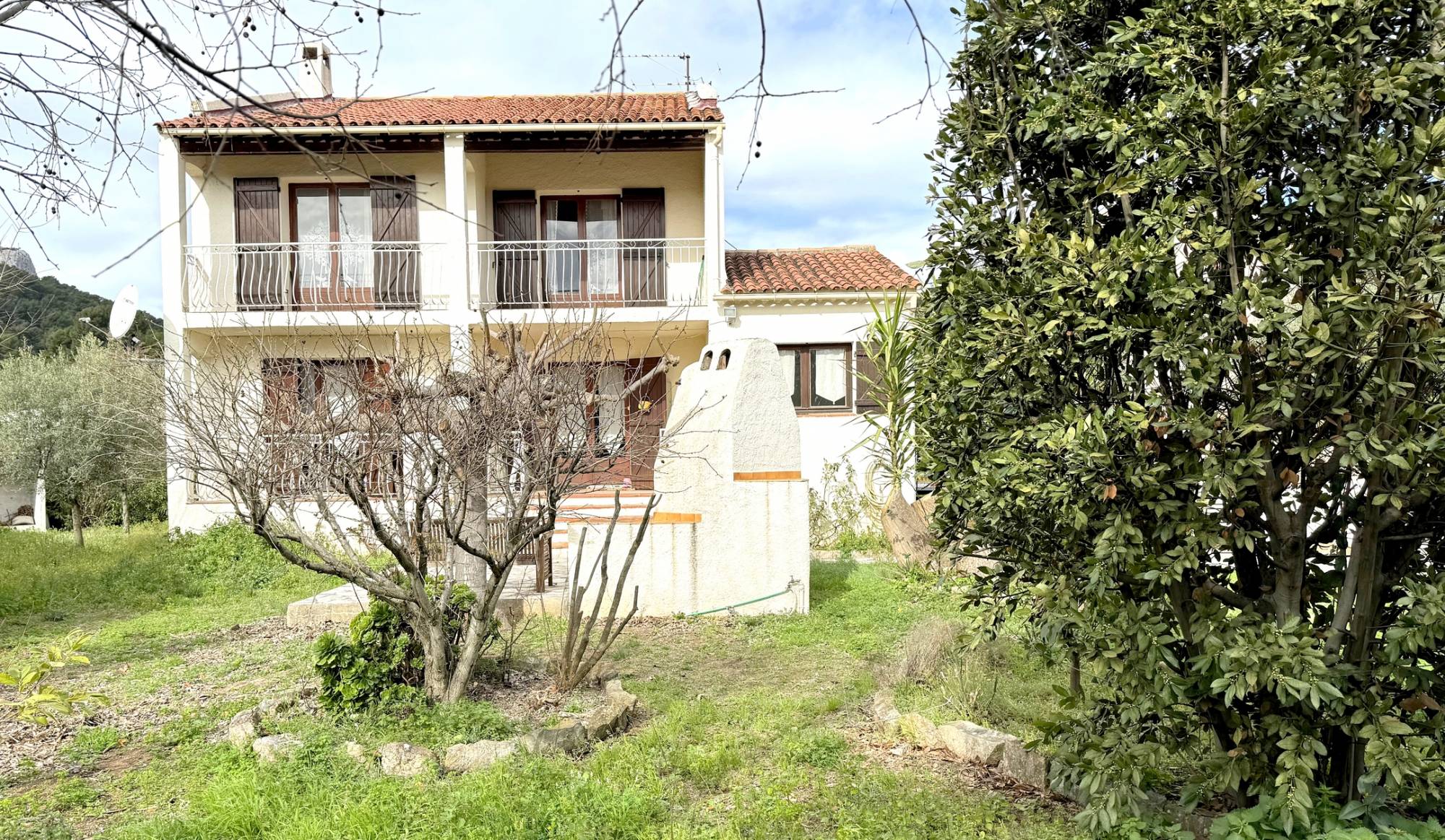 Maison de famille individuelle avec garage à vendre à La Valette-du-Var (Nord)