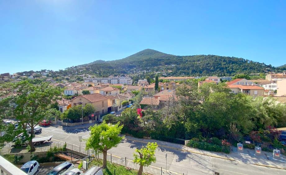 Superbe vue dégagée sur les collines