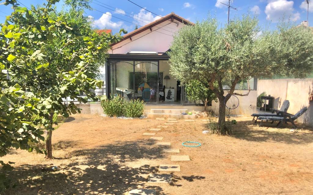 Maison de 1946 de plain-pied à vendre à proximité de la Route du Faron