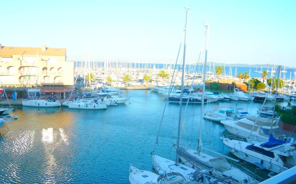 Studio avec vue mer à vendre sur le port de Hyères