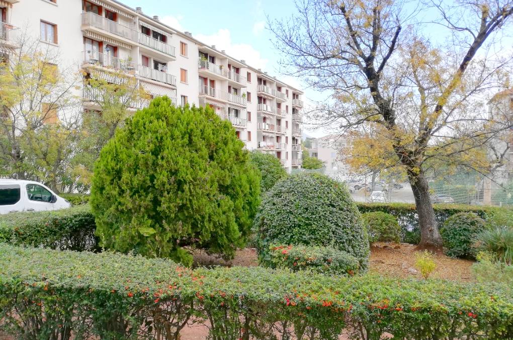 Appartement à vendre dans une résidence verdoyante de Toulon