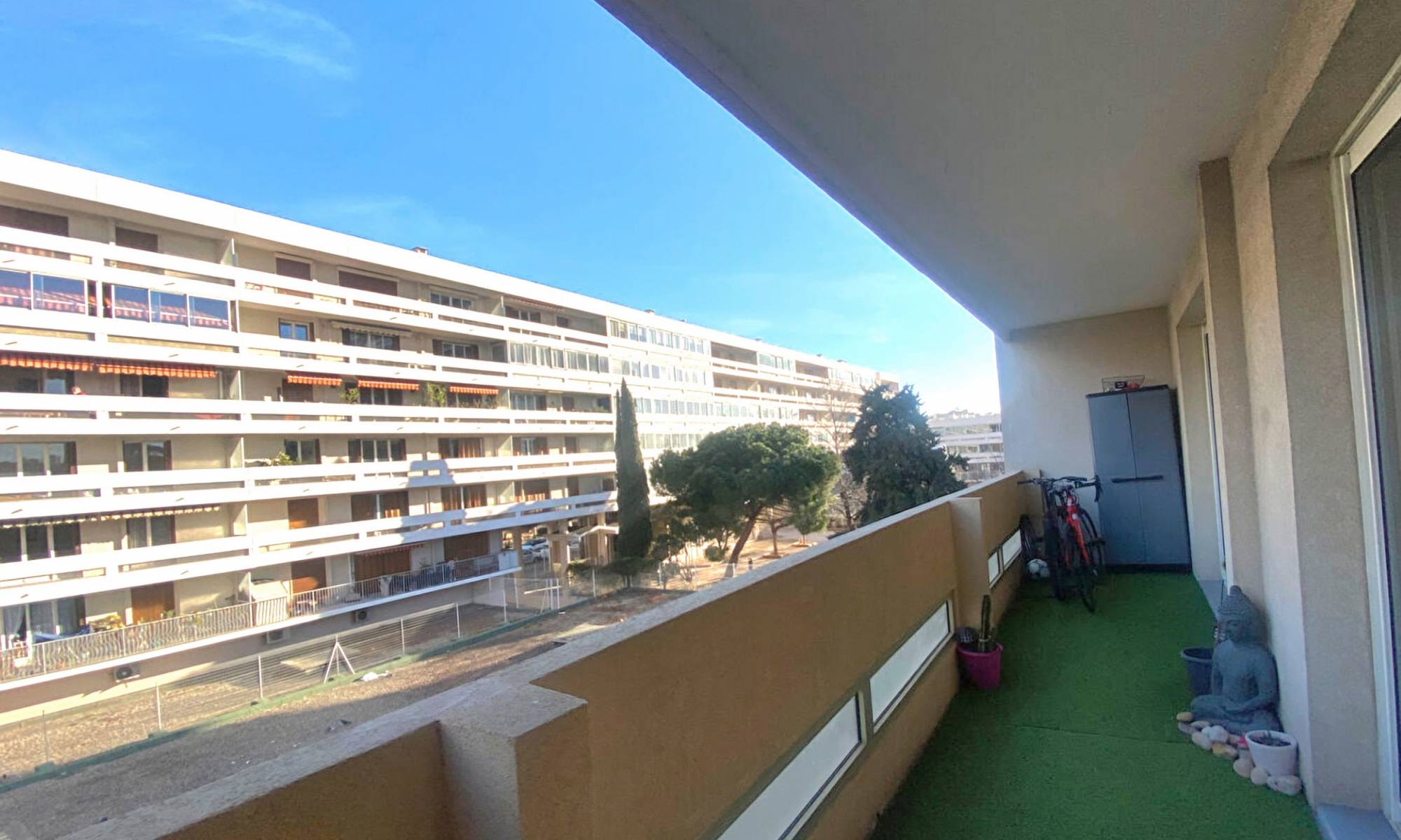 Appartement 5 pièces à vendre à 15 minutes de marche du littoral Frédéric Mistral