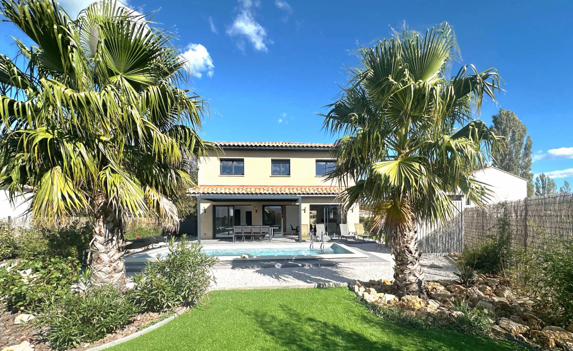 Maison moderne à vendre dans le village de Garéoult