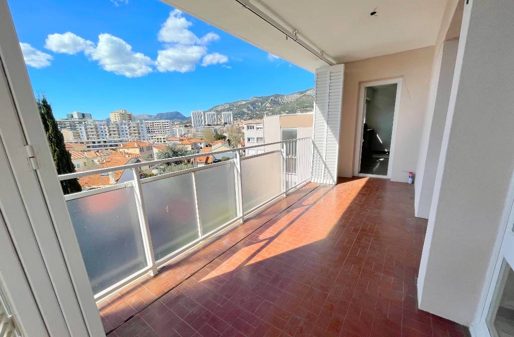 Appartement T5 avec terrasse à vendre quartier de l'Aguillon à Toulon