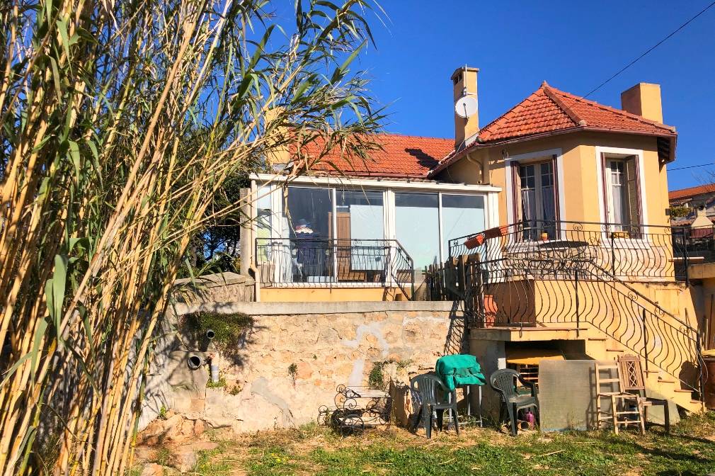 Maison ancienne à l'architecture atypique à vendre à Toulon