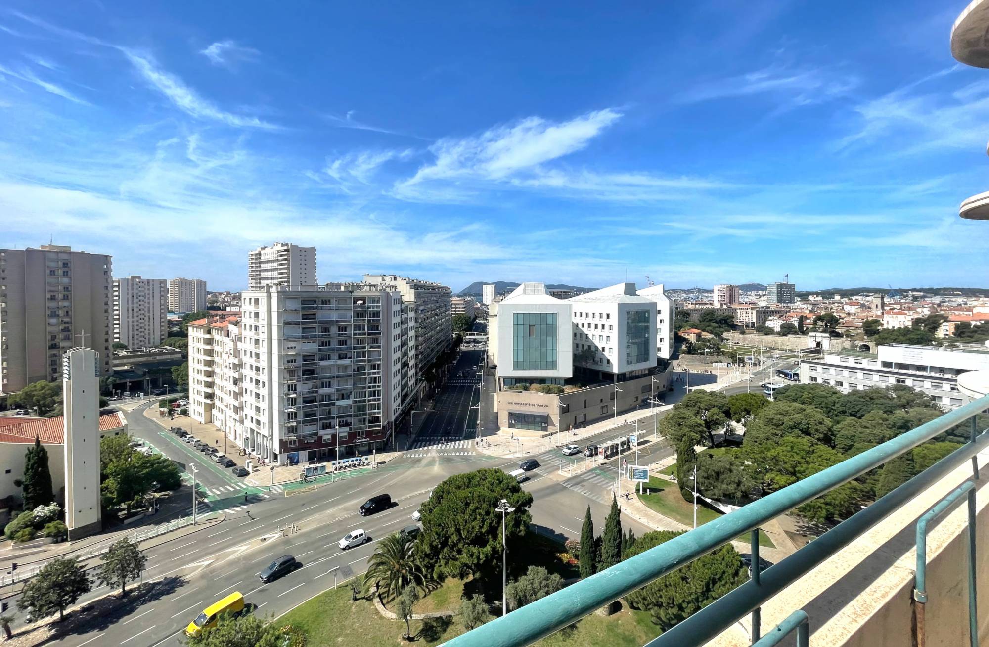 Appartement 3 pièces à rénover en vente à moins de 100 000 euros sur le secteur Champ de Mars à Toulon