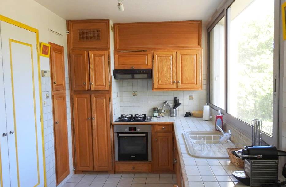 Appartement T4 traversant avec cuisine séparée à vendre à Toulon quartier Lamalgue