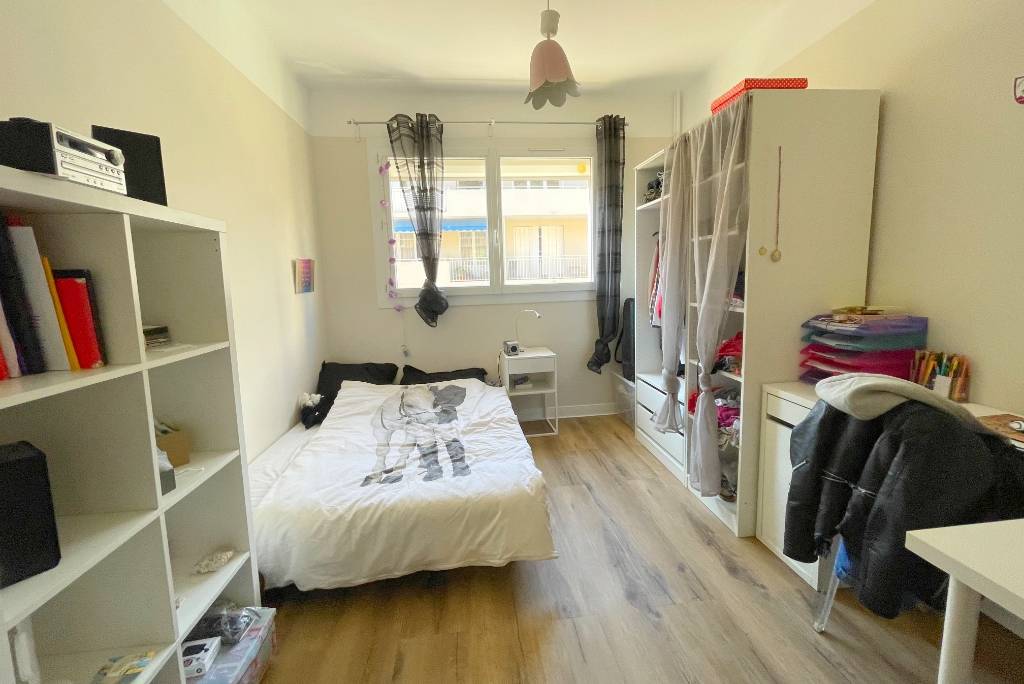 Appartement F3 de deux chambres à vendre à Toulon, à 3 minutes des plages