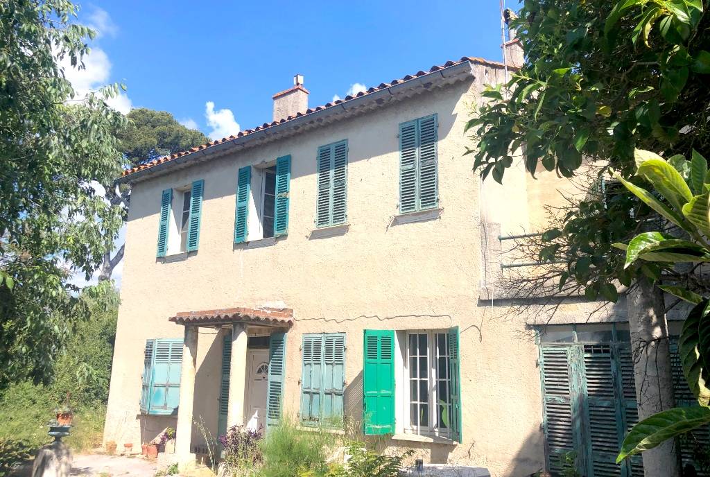 Maison bourgeoise des années 20 à vendre dans le quartier Pont de Suve à Toulon