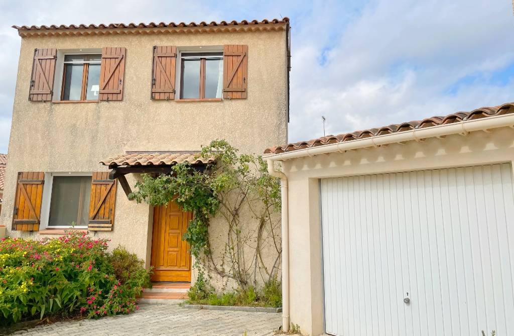 Maison T4 avec garage et terrain à vendre à Solliès-Pont