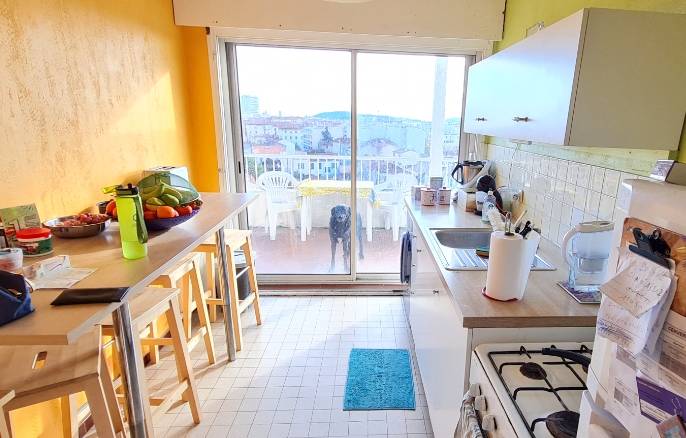 Appartement à vendre en dernier étage d'une résidence avec ascenseur