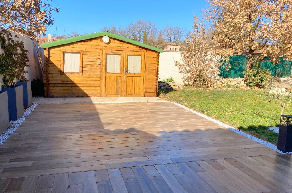 Maison récente avec cabanon et jardin à vendre à Forcalqueiret