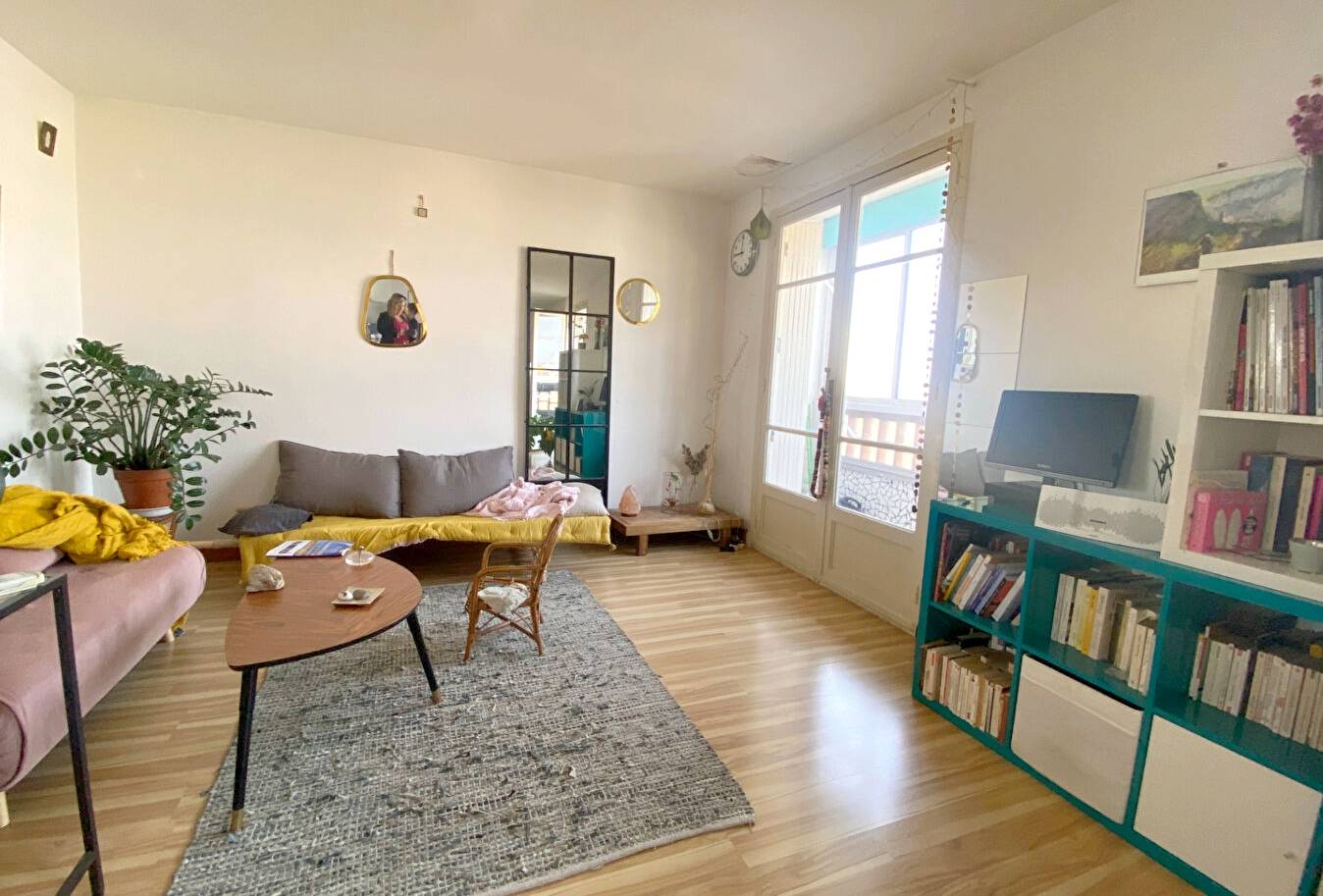 Appartement rénové à vendre aux abords du Quai de la Corse