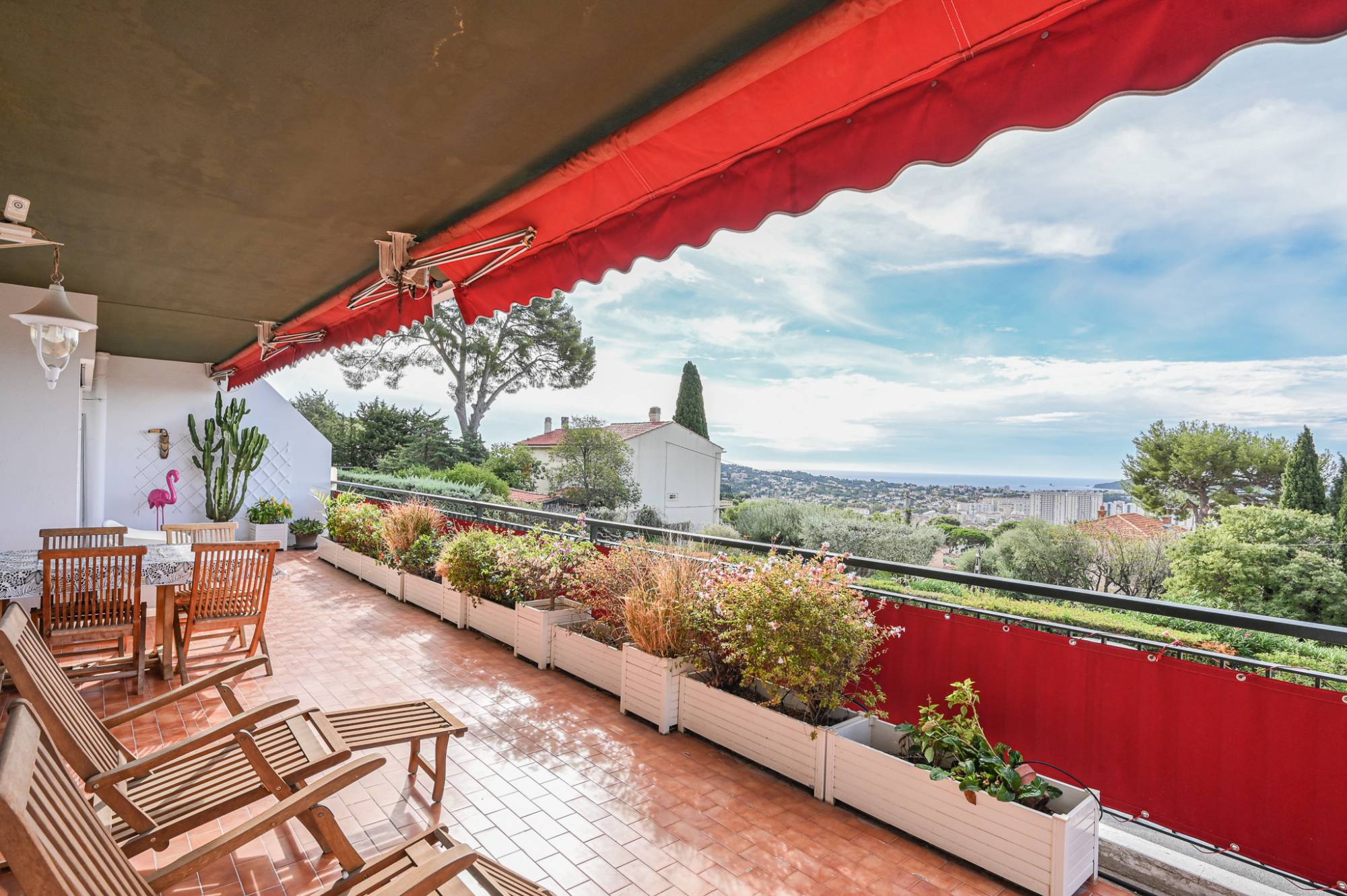 Appartement à vendre dans une résidence de standing toulonnaise des années 60