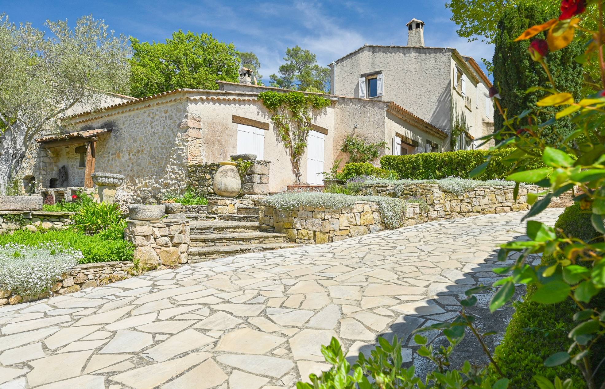 Bastide de prestige avec piscine et terre agricole à vendre dans le Var