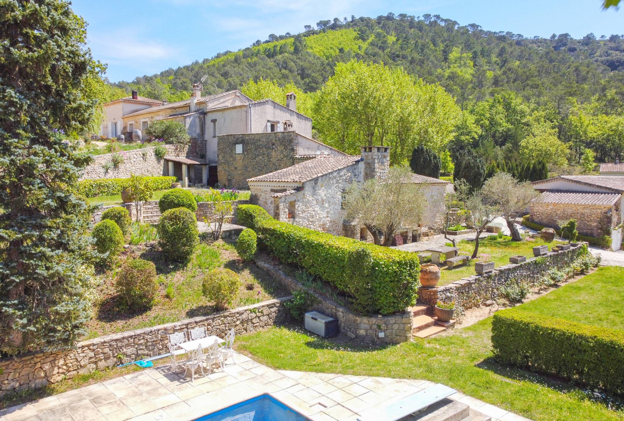 Bastide de Provence avec un immense terrain de 50 hectares