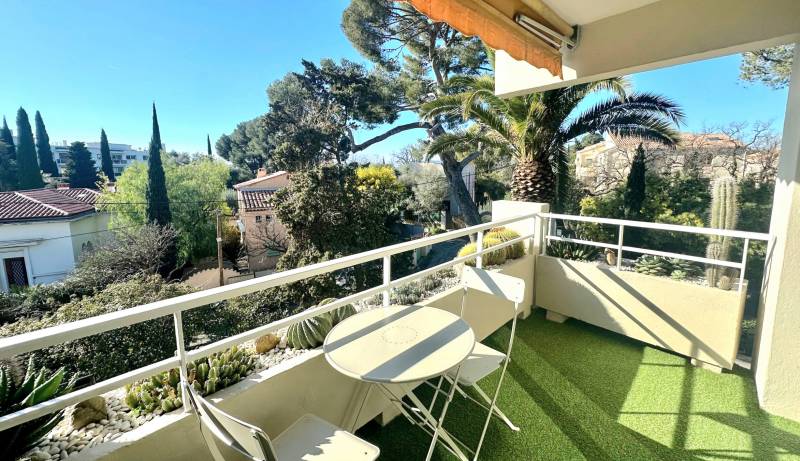 Appartement 3 pièces rénové à vendre par notre agence immobilière à Toulon quartier Cap Brun