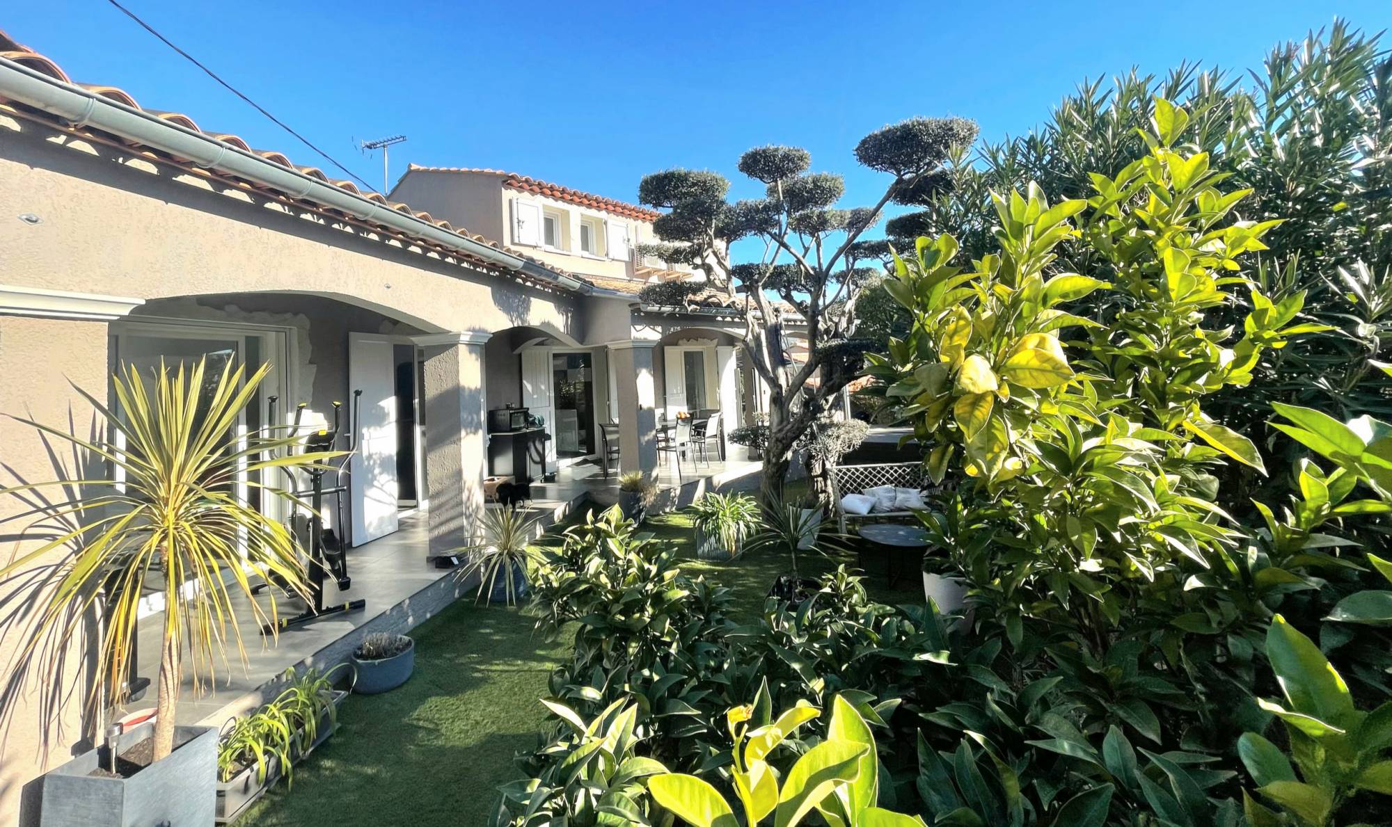 Pavillon provençal avec piscine à vendre au Revest-les-Eaux