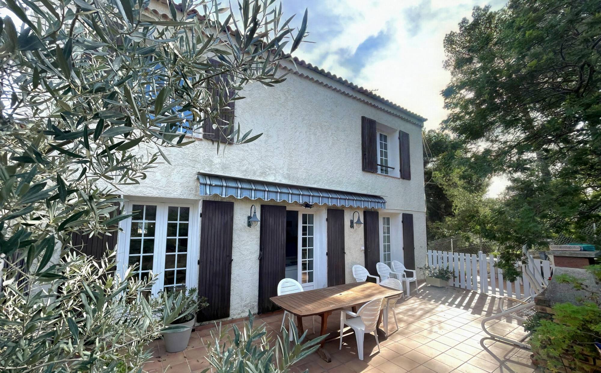 Maison avec garage et studio indépendant à vendre Chemin de la Martelle à Toulon