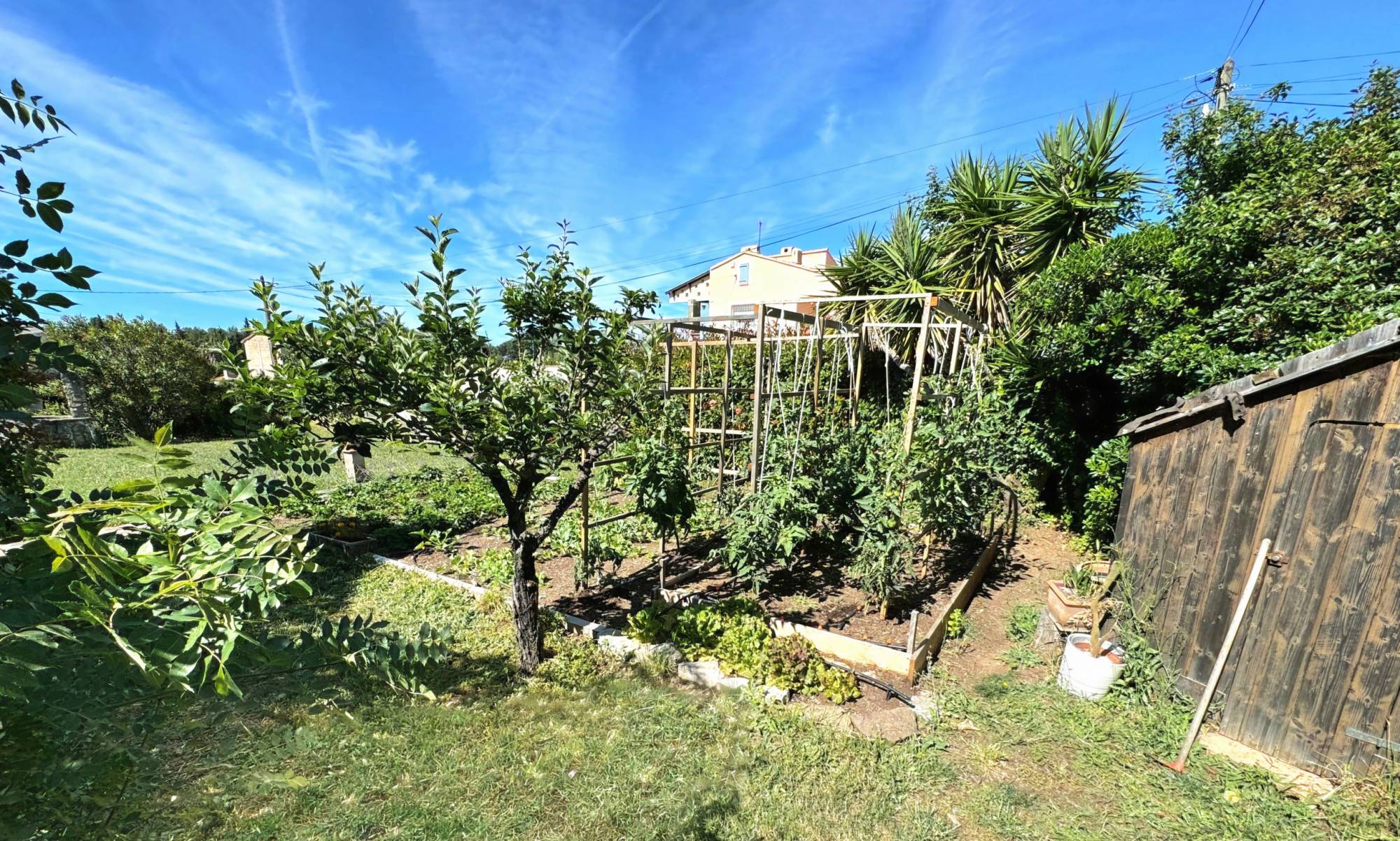 Maison 6 pièces avec jardin arboré est proposée à la vente à La Garde, quartier les Savels