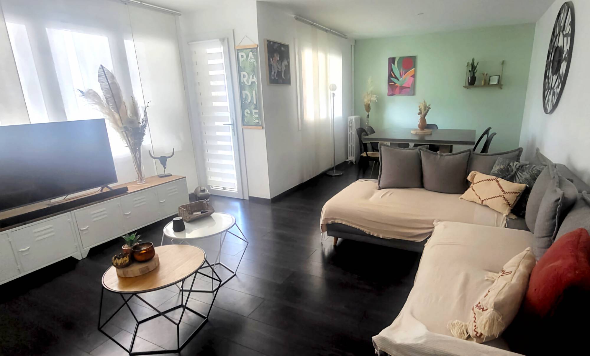 Appartement 3 chambres climatisé à vendre dans une résidence proche de la vieille ville de Hyères